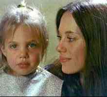 Angelina Jolie u djetinjstvu i adolescenciji