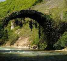 Most Besletsky - jedna od najneobičnijih znamenitosti Abhazije
