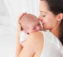 Dječja grudi regurgitirati sa koaguliranim mlijekom: uzroci i liječenje