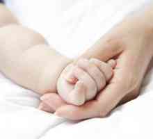 Hladne ručke za bebe: glavni razlozi, načine kako ih eliminirati