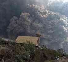 Indonezijski vulkan Sinabung (fotografija)