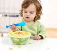 Kako podučiti dijete da jede žlicom? Prva žlica za bebu