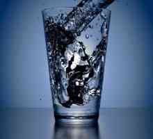 Kako pravilno piti vodu tijekom dana kako biste izgubili težinu?