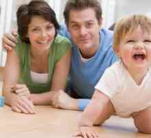 Kako razviti dijete u 1 godinu neovisno: igre, klase, crtići i preporuke