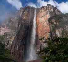 Какова высота свободного падения воды в водопаде Анхель