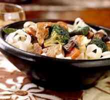 Komadići piletine s povrćem: recepte i metode kuhanja