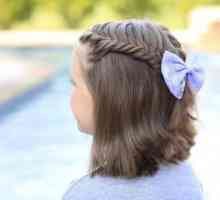 Elegantna frizura s lukom za djevojku