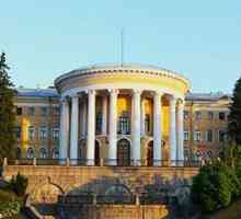 Palača u listopadu (Kijev): Povijest i arhitektura