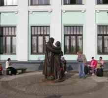 Spomenik `Zbogom Slavena` na bijeloj željezničkoj stanici u Moskvi