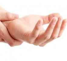 Zašto je ruka umobljena: uzroci, narodni tretman