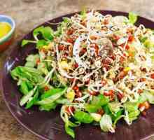 Salata s svježim krastavcima i dimljenim kokošima: recepte i značajke kuhanja