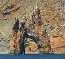 Rock Golden Gate (Koktebel, Krim): opis, legenda, izlet morskim putem