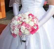 Vjenčani buket nevjeste iz ruža za vjenčanje u zimi