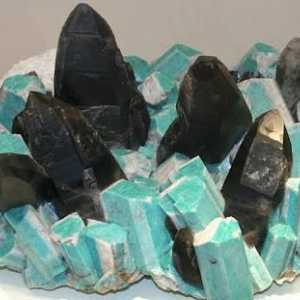 Amazonite (kamen): svojstva, svojstva. Amazonite: čarobna i ljekovita svojstva