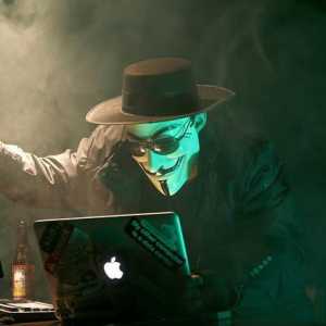 Anonimni (hakeri): programi, sjeckanje i recenzije. Skup hakera anonimno