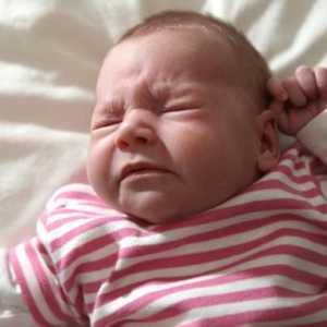 Često kihanje novorođenčadi: uzroci i načine da ih eliminiraju