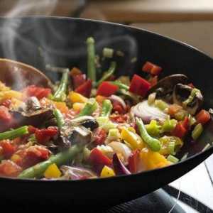 Lijevano željezo wok: upoznavanje s neobičnim jelima