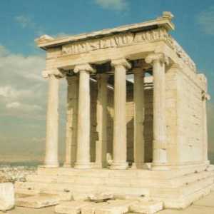 Drevni hramovi Grčke su kamenita priča u kamenu. Glavne vrste hramova antičke Grčke