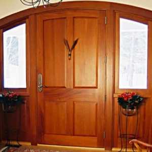 Vrata obložena: ulaz i unutrašnjost