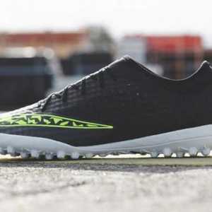Nogomet cipele čvrsto "Nike": stope i njihove karakteristike