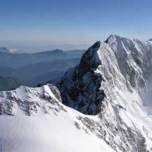 Gdje se nalazi Mount Shkhara? Njezina visina, opis