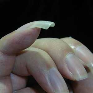 Zanimljive činjenice: zašto muškarci rastu noktom na malom prstu