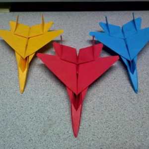 Umjetnost origami: kako napraviti borac papira