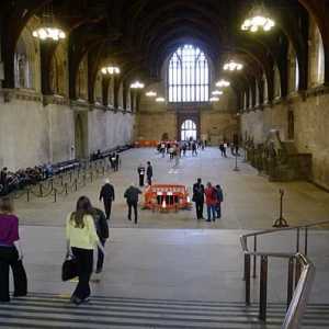 Povijest palače Westminstera započela je 1042. godine