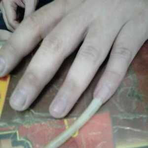 Koliko dugo i zašto muškarci rastu nokte na malim prstima