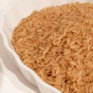 Kako pravilno kuhati smeđu rižu u višesmjerni krak, koristeći tehnologiju