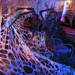 Kako izraditi mrežu Halloween s vlastitim rukama?