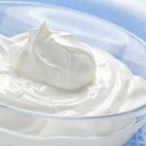 Kako napraviti krema od mlijeka ručno i kavez: receptima