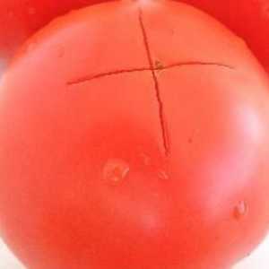 Kako oguliti rajčicu i ukloniti je od sjemena? Savjeti i trikovi