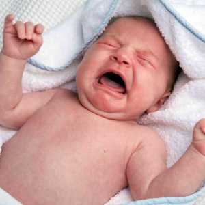 Kako smiriti novorođenče kad plače: kako preporuke