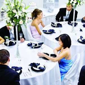 Što odabrati natječaj za vjenčanje na stolu?