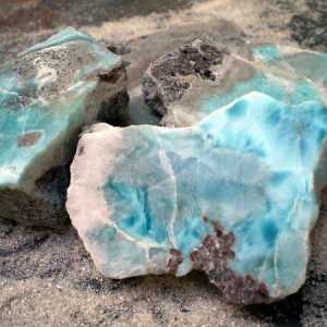 Larimar kamen: čarobna svojstva, znak zodijaka