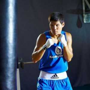 Kazahstanski amaterski boksač Eleusinov Daniyar
