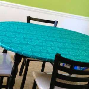 Kleenka na stolu: značajke i prednosti