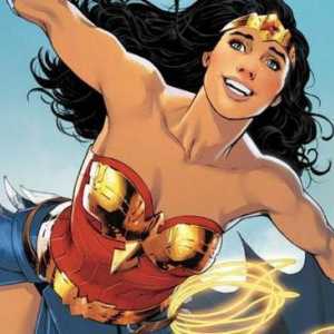 Wonder Woman Costume: kako napraviti vlastite ruke za odraslu djevojku ili djevojčicu