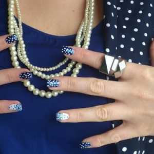 Lijepa manikura pod plavom haljinom: zanimljive ideje, pregled opcija i preporuka