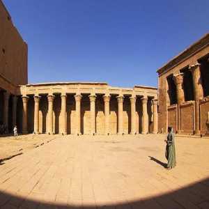 Kultni hram Horusa u Edfu monumentalni je spomenik koji se nosi u vrijeme civilizacije starog Egipta