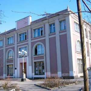 Muzej regionalne umjetnosti Murmansk: adresa, trajna izložba