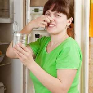 Nekoliko savjeta kako se riješiti mirisa u hladnjaku