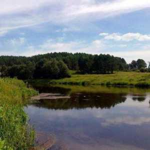 Jezero Ayatskoe u regiji Sverdlovsk: rekreacija, ribolov