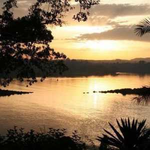Jezero Tana: geografski položaj, podrijetlo bazena, povijesni i prirodni spomenici