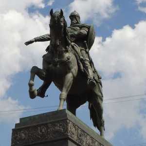 Spomenik Yuri Dolgorukyu u Moskvi. Spomenik Yuri Dolgoruky u Kostromu