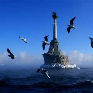 Spomenik na brodove u Sevastopolu (fotografija)