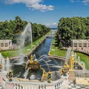 Peterhof, gornji park: skulpture, fontane, fotografija