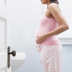 Zašto je tamna izmet tijekom trudnoće? Razlozi za zabrinutost