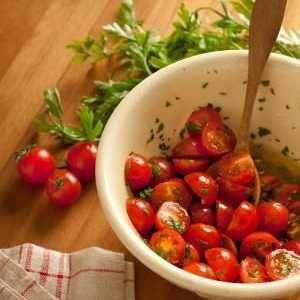 Cherry rajčice u vlastitom soku - ne samo ukusna, ali i korisna